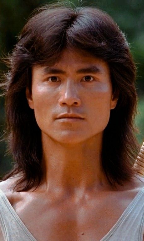 Mortal Kombat - Filme 1995  Liu Kang (Robin Shou) Robin Shou Liu Kang, Robin Shou, Liu Kang, Mens Hairstyles Medium, Hairstyles Medium, Medium Hair Styles, Mens Hairstyles, Hairstyles, Hair Styles