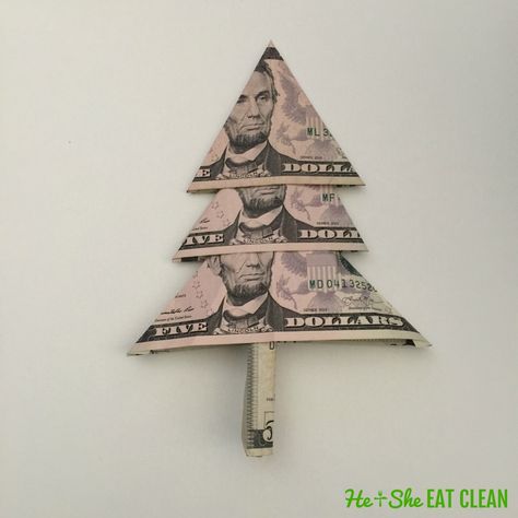 Spruce up your cash gifts and fold them into a Christmas money tree! Christmas Money Tree, Money Gifts Christmas, Origami Christmas Tree, Cash Gifts, Tree Tutorial, Dollar Origami, Dollar Bill Origami, Money Flowers, Non Toy Gifts