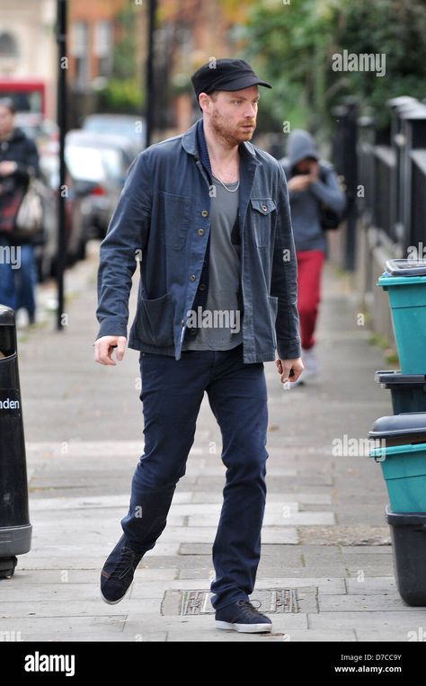 Download this stock image: Jonny Buckland of Coldplay walking to the gym London, England - 01.12.11 - D7CC9Y from Alamy's library of millions of high resolution stock photos, illustrations and vectors. Jonny Buckland, Image Processing, Coldplay, London England, The Gym, Photo Image, High Resolution, Stock Images, England