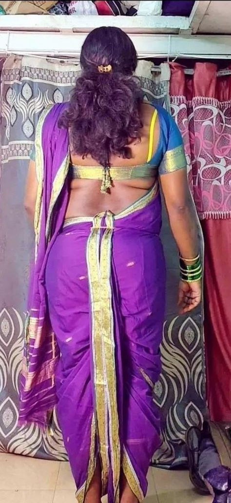 Marathi Saree, Beautiful Brown Hair, Kashta Saree, Bra Photos, Nauvari Saree, Backless Blouse, Bra Strap, Indian Woman, Hot Women Dress