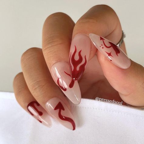 Fall Nail Simple, Gel Nail Designs Halloween, Satanic Nail Art, Devil Nails Designs, Almond Nails Halloween, Freestyle Nail Art, Halloween Nails Red, Red Halloween Nails, Devil Nails