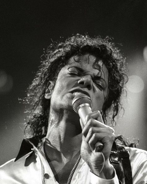 Michael Jackson Bad Tour, Michael Jackson 1988, Mj Bad, Anton Yelchin, Michael Jackson Bad Era, Michael Jackson Dangerous, Michael Jackson Quotes, Another Part Of Me, Michael Jackson Wallpaper