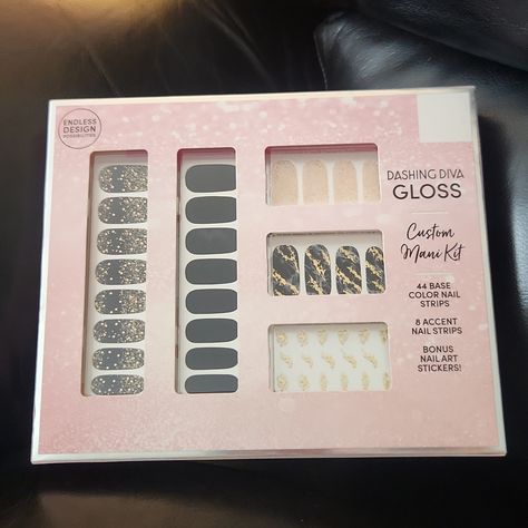 Dashing Diva Gloss Custom Mani Kit - Holiday Mini Kit - Noir (Mgskit2). This Set Is New And Sealed In The Package. Dashing Diva Gloss, Diva Makeup, Dashing Diva, Noir Color, Gold Black, Press On Nails, Diva, Nail Art, Nails