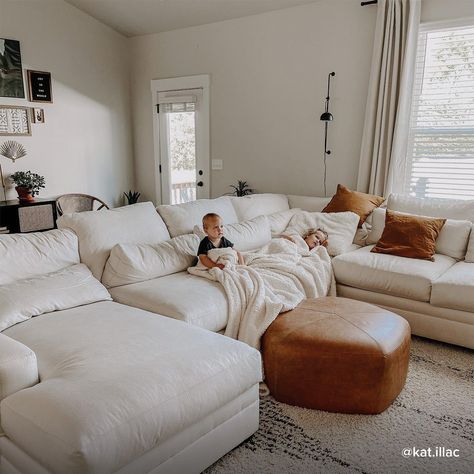 White Comfy Couch Living Room, Ivory Sectional Living Room, Ivory Couch Living Room, Cloud Sectional Living Room, Ivory Couch Living Room Decor, Cloud Couch Living Room, Couches Living Room Comfy, Comfy Sectional, White Couch