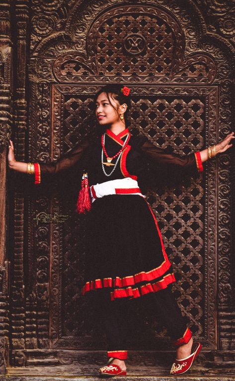 Newari Culture Dress, Newari Dress Design, Nepal Outfit, Newari Dress, Newari Culture, Nepali Art, Nepal Culture, Art Photography Portrait, Casual Outfit Inspiration