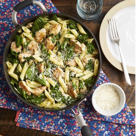 Chicken & Spinach Skillet Pasta with Lemon & Parmesan Pasta And Spinach, Chicken Spinach Pasta, Pasta With Chicken, Healthy Chicken Pasta, Skillet Pasta, Eating Well Recipes, Easy Mediterranean Diet, Chicken Spinach, Easy Mediterranean Diet Recipes