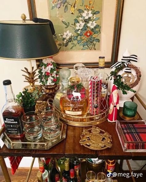 Christmas Buffet Styling, Bar Dresser Styling, Christmas Bar Styling, Bar Cart Table, Bar Stool Christmas Decor, Home Bar Christmas Decor, Vintage Bar Ideas For Home, Christmas Bar Set Up, Christmas Bar Decor