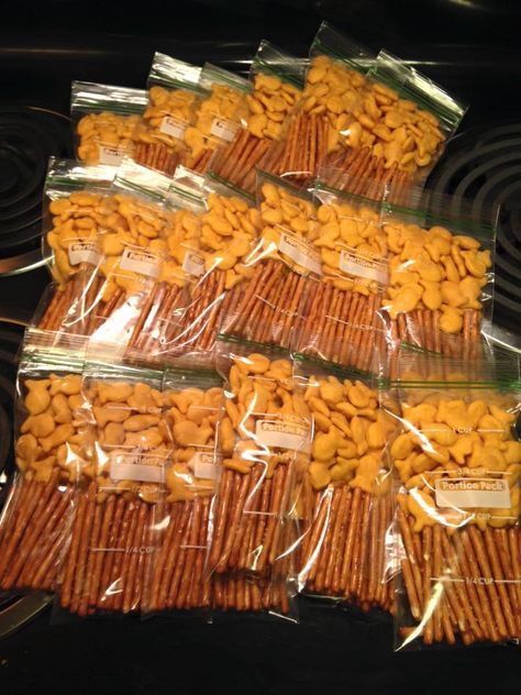 Individual ziplock bags for pre-school snacks with pretzels and goldfish. Pretzel Bags, Faster Horses, Ziplock Bags, School Snacks, Snack Bags, Goldfish, Crackers, Waffles, Snacks