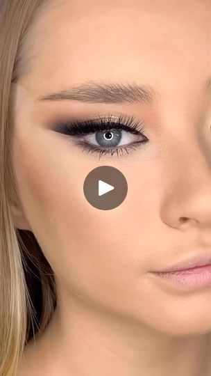 Facebook Blended Eyeliner Look, Daytime Smokey Eye, Blend Eyeshadow, Smokey Eye Makeup Look, Smokey Eye Tutorial, Mascara Tips, Eyeshadow Eyeliner, Eye Tutorial, Eyeliner Looks