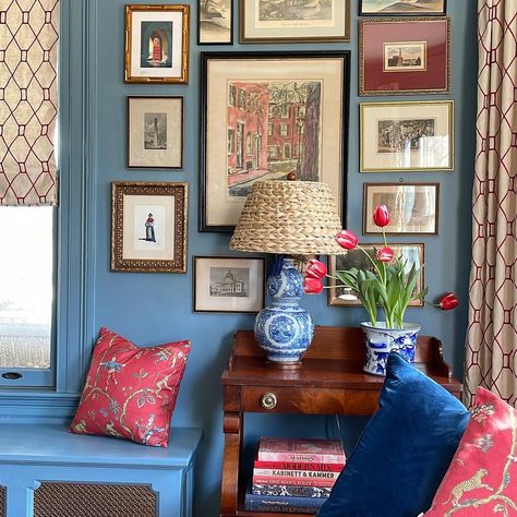 Laura Castergine on Instagram: “I just needed one more shot of the new radiator cover to get it out of my system. Once again, I’m so happy with how it turned out. I’m off…” Chinoiserie Gallery Wall, Preppy Gallery Wall, Grandmillenial Style Interiors, Beach With Family, Modern English Cottage, Grand Millenial, Millennial Style, New England Colonial, Grand Millennial Decor