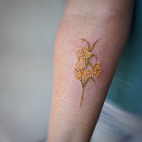 Yellow Flower Tattoos, Daffodil Flower Tattoos, Carnation Tattoo, Cage Tattoos, Cowgirl Tattoos, Daffodil Tattoo, Belly Tattoos, Beautiful Flower Tattoos, Small Flower Tattoos