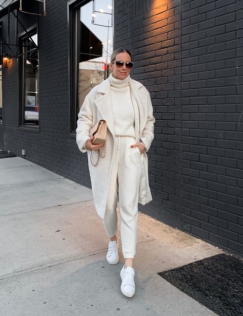 White Wool Coat Outfit, White Matching Jogger Sweats Set, Athleisure Outfit Idea, Winter Loungewear Outfit, White Joggers Outfit White Joggers Outfit, Wool Coat Outfit, Sweats Set, Winter Loungewear, White Wool Coat, Brooklyn Blonde, Comfy Outfits Winter, White Joggers, Loungewear Outfits