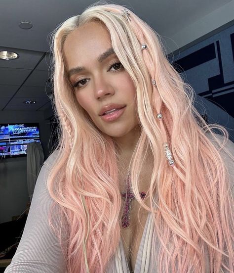 Pink Karol G, Pink Era, Concert Hairstyles, Light Pink Hair, G Hair, Blonde With Pink, Pink Nation, Hair Color Pink, Casual Hairstyles