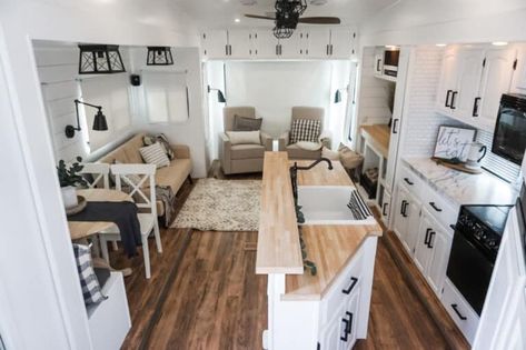 Rv Interior Remodel, Tiny House Camper, Camper Trailer Remodel, Diy Camper Remodel, Rv Homes, Rv Renovations, Camper Makeover, Camper Living, Interior Remodel