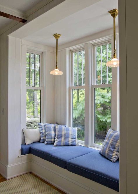 Bump Out Window Seat, Daybed Bay Window, Box Bay Window Ideas, Baywindowseat Bedroom, Bay Window Dog Bed Built Ins, Magnolia Office, Bay Window Seat Pull Out Bed, Bay Eindow Storage, Bay Window Bedroom