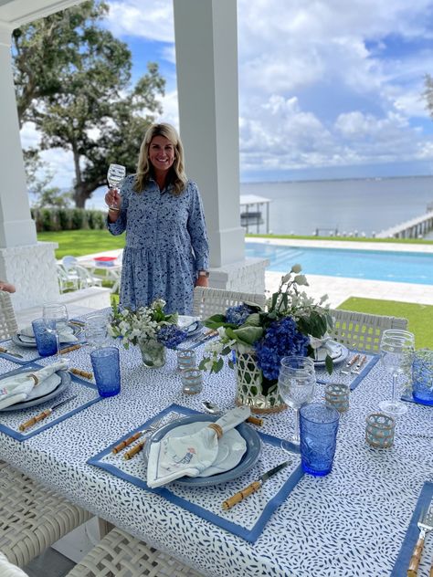 Tablescapes Ideas Everyday, Coastal Tablescapes, Blue And White Tablescapes, Mediterranean Theme, Acrylic Wine Glasses, Outdoor Lunch, Blue Patio, Blue Dinner Plates, Bamboo Utensils