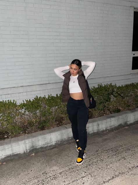 Yellow Jordan 1 Outfit Women, Taxi 1s Outfit, Jordan Taxi Outfit, Jordan 1 Pollen Outfit, Yellow Jordan 1s Outfit, Jordan Low Outfit, Summer Modesty, Aj1 Outfit Women, Jordan 1s Outfit