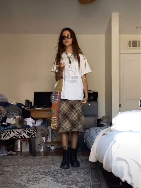 Mode Harajuku, Looks Hippie, 00s Mode, Cl Fashion, Goth Outfit, Thrift Inspo, Estilo Hippy, Mode Hippie, Estilo Indie