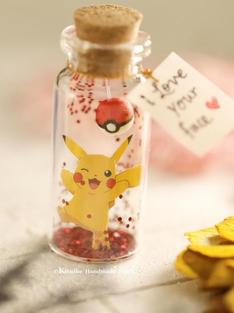 Pokeball Gift, Diy Gifts Handmade, Surprise Your Girlfriend, Pokemon Gifts, Miniature Bottles, Valentine Day Special, Diy Gifts For Boyfriend, Message In A Bottle, Diy Gift Box