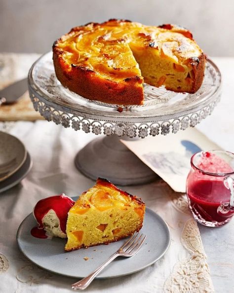 Simple Chilli, Autumnal Recipes, Jamaican Ginger Cake, Peach Cake Recipe, Strawberries And Peaches, Delicious Magazine Recipes, Summer Cake Recipes, Peach Upside Down Cake, Butternut Squash Sweet