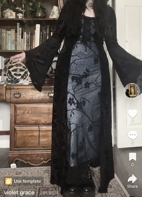 Dark Flowy Dress, Romantic Goth Clothing, Ethereal Goth Outfit, Whimsygoth Clothes, Dark Ethereal Outfit, Whimsical Goth Outfits, Whimsical Outfit Aesthetic, Witchcore Aesthetic Outfits, Whimsigoth Fits