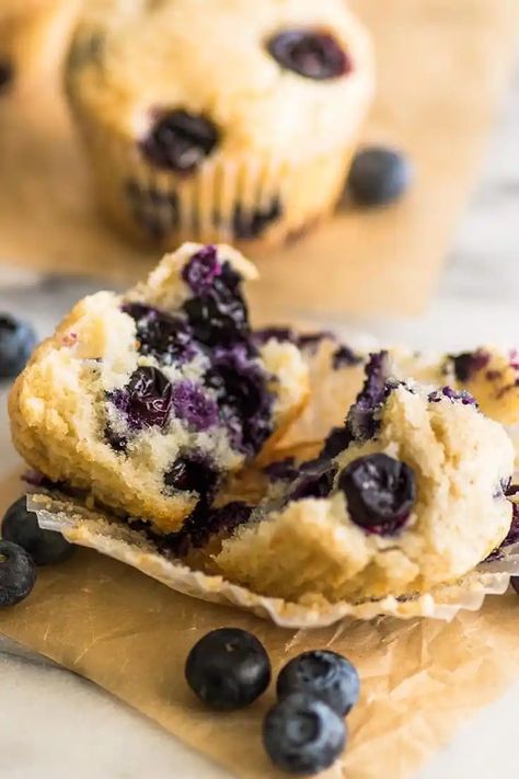 Small-batch Blueberry Muffins - Baking Mischief Baking Mischief, Apple Crumb Muffins, Egg Yolk Recipes, Blueberry Muffin Recipe, Muffin Flavors, Crumb Muffins, Apple Crumb, Orange Muffins, Chocolate Banana Muffins