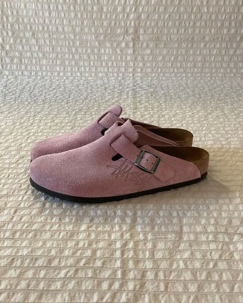 KLORE-TEX® on Instagram: "[SOLD] Stussy x Birkenstock Boston - Dusty Pink Size 41 (fits 8.5-9) OG everything Only been worn indoor For sale, DM to inquire." Pink Birkenstocks, Boston Shoes, Hidden Ny, Shoe Wall, Shoe Inspo, Birkenstock Boston, Swag Shoes, Cozy Outfit, Fall Shoes