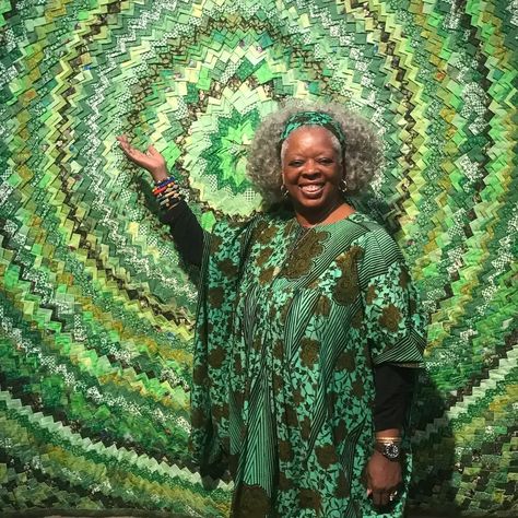 Betty Ford-Smith fell in love with pinecone quilting and learned the heirloom hand quilting technique from an African American master quilter, Miss Sue. American Quilts Patterns, Hand Quilting Technique, African American Quotes, African American Quilts, Betty Ford, African Quilts, Bohemian Quilt, Abstract Quilt, Abstract Face Art