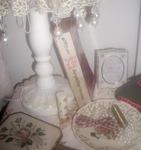 Cute Bedside Table Decor, 2021 Coquette Aesthetic, Coquette Bedside Table, Girly Vintage Aesthetic, Vintage Girly Aesthetic, 2021 Coquette, White And Pink Aesthetic, Pink Vintage Aesthetic, Coquette Girl Aesthetic