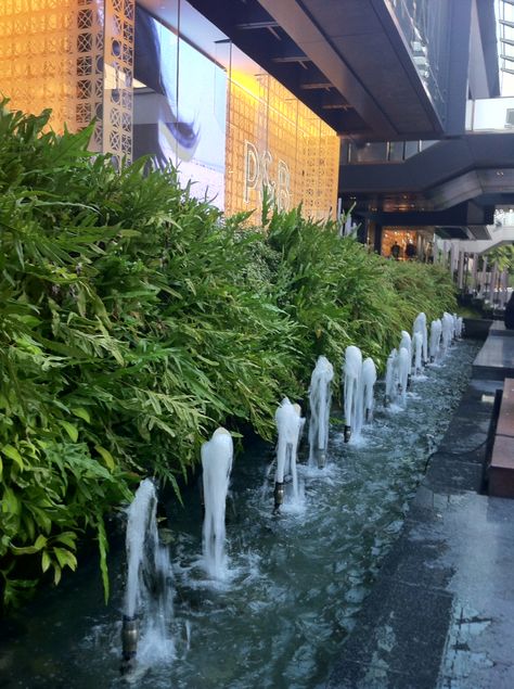 Fountain Restaurant, Bubble Fountain, Bubbling Fountain, Waterscape Design, Country Restaurant, Restaurant Exterior Design, Entrance Signage, Zoo Park, Water Feature Wall