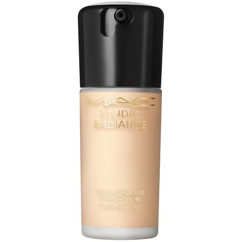 Suitable for all skin types, MAC Studio’s Radiance Serum Powered Foundation is infused with an 80% skincare formula featuring 33 nourishing actives, promoting an illuminated result with medium buildable coverage.Fortified with 10% hyaluronic acid, the serum-foundation hybrid locks in moisture for up to 24 hours to leave the skin visibly plump, smooth and radiant. Skin-loving superfoods and vitamins such as vitamin E and jojoba oil support long-lasting suppleness with a healthy-looking glow, enco Mac Studio Radiance, Mac Foundation, Mac Studio, Skin Redness, Neutral Undertones, Too Faced Foundation, Skin Prep, Makeup Sponge, Skincare Ingredients