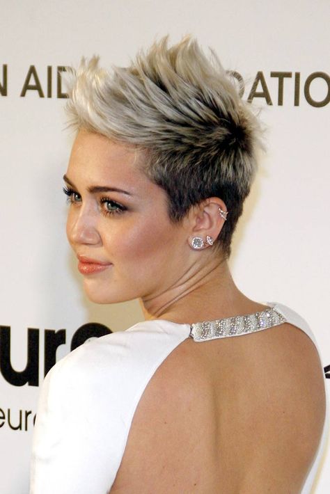 Edgy Mohawk #mileycyrus #shorthair #hairstyles ❤️  If you want to go for eye-catching style changes, these Miley Cyrus short hair ideas will be the best source of inspiration for you. Awesome bob and pixie haircuts that are worth a red carpet and music awards looks are here!❤️ #lovehairstyles #hair #hairstyles #haircuts Miley Pixie Haircut, Mylie Cyrus Short Hair, Miley Cyrus Hair Short, Deb Hair, Miley Cyrus Short Hair, Pixie Styling, Girly Character, Miley Cyrus Hair, Shaved Pixie