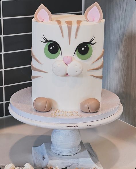 Kitty Cake Ft. Puppy Cupcakes! I mean, who could choose? Both are definitely necessary Cake drum • @cakebonofficial Smoother • @sweet_escape001 Fondant • @wiltoncakes Food gel • @chefmaster Everything else! • @heb . . . . . . . . #cakedecorating #cakedesign #cakes #cakesofinstagram #cakeart #cakedecorator #cakecakecake #cakestyle #cakelover #cakelove #baker #bakery #fondant #fondantcakes #fondantart #fondantdecoration #sanantonio #sanantoniocakes #sanantoniobaker #sanantoniobakery #... Puppy Cupcakes, Kitty Cake, Fondant Decorations, Cat Cake, Fashion Cakes, Cake Lover, Patio Designs, Backyard Patio Designs, Fondant Cakes