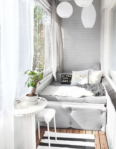 25 Best Choice For Closed Balcony To Cozy In All Season | Home Design And Interior Klein Balkon Decor, Balcon Mic, Interior Balcony, Balkon Decor, Balcony Design Ideas, Small Balcony Design, Small Balcony Decor, Balcony Furniture, Apartment Balcony Decorating