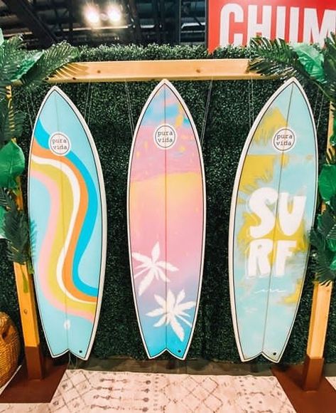 Surfboard Room Decor, Surfboard Room, Deco Surf, Surfboard Art Design, Surfboard Painting, Malibu Surf, Surfing Aesthetic, Surf Room, Surfboard Decor