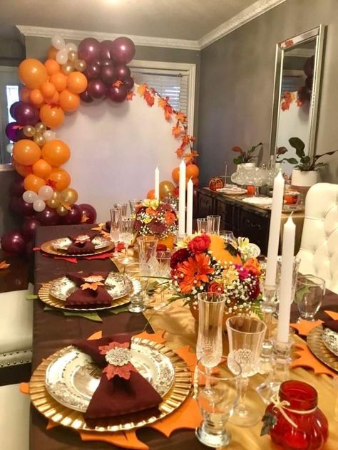 Thanksgiving Party Backdrop, Friendsgiving Brunch Decor, Thanksgiving Decorations Party, Friendsgiving Backdrop Ideas, Thanksgiving Backdrop Ideas, Thanksgiving Photo Backdrop, Thanksgiving Dinner Decorations, Friendsgiving Party Decorations, Friendsgiving Brunch