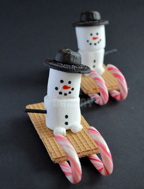 hello, Wonderful - IRRESISTIBLY CUTE SNOWMAN TREATS FOR KIDS Joululahjat Diy, Snowman Treats, Orange Food, Marshmallow Snowman, Orange Food Coloring, Cupcakes Decorados, Gingerbread House Decorations, Christmas Gingerbread House, Xmas Food