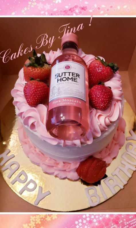 Personal birthday cake....moscato and strawberries! Moscato Cake, Strawberry Moscato, Wine Cake, Cake Stuff, Favorite Dessert Recipes, Moscato, Cake Designs Birthday, Cake Decor, Favorite Desserts