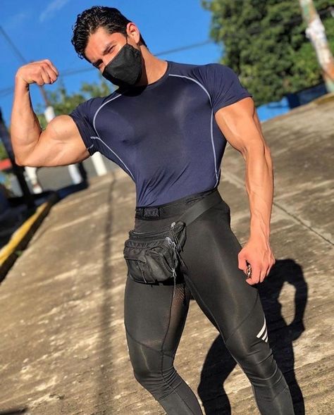 Mc Steamy, Marlo Brando, Gym Wear For Men, Hunks Men, Lycra Men, Muscle Hunks, Muscle Shirt, Mens Compression, Gym Workout Videos