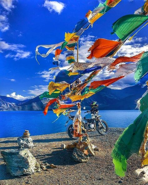 Ladhak Wallpaper, Pangong Lake, Ladakh India, Easy Photography Ideas, Touch The Sky, Leh Ladakh, Scenic Travel, Travel Inspiration Destinations, Travel Pictures Poses