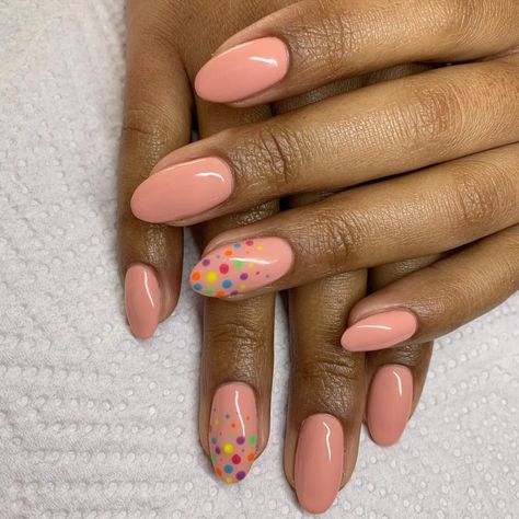 Peach Nails With Designs, Peach Nail Designs, Dark Skin Nail Polish, Champagne Nails, Ten Nails, Perfect Ten, Lilac Nails, Intricate Art, Peach Nails