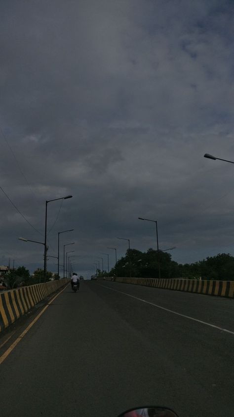 Road Snap, Art Student Aesthetic, Best Pov, Blurred Background Photography, Instagram Photo Frame, With My Love, Profile Pictures Instagram, Srinagar, Cool Instagram Pictures