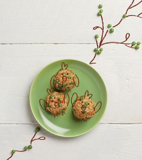 Baked Rice Balls with Salmon and Peas :: Recipes & Family Mealtime | PARENTGUIDE News Blw Rice Balls, Rice Balls For Baby, Toddler Rice Balls, Baked Rice Balls, Salmon And Peas, Toddler Dinner Ideas, Peas Recipes, Baby Led Weaning First Foods, Recipes For Babies