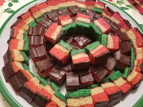 Mille Fiori Favoriti: Gluten Free Italian Rainbow Cookies Recipe, and Happy 2018! Gluten Free Italian Cookies, Rainbow Cookies Recipe, Almond Flour Recipes Cookies, Italian Rainbow Cookies, Italian Christmas Recipes, Gluten Free Italian, Almond Meal Cookies, Italian Cookie Recipes, Gluten Free Christmas