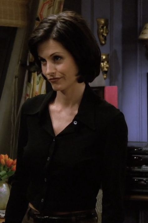 Courtney Cox Short Hair, Monica Short Hair, Monica Geller Short Hair, Courtney Cox Hair, Sofia Vegera, Friends Outfit, Courtney Cox, Monica Geller, Character Reference