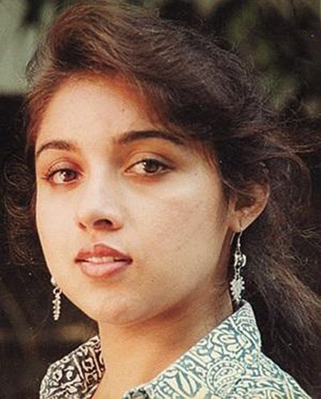 Revathi Actress, South Actors, 90s Actresses, Retro Bollywood, National Film Awards, Perfect Face, Fav Celebrities, Becoming An Actress, Actress Images