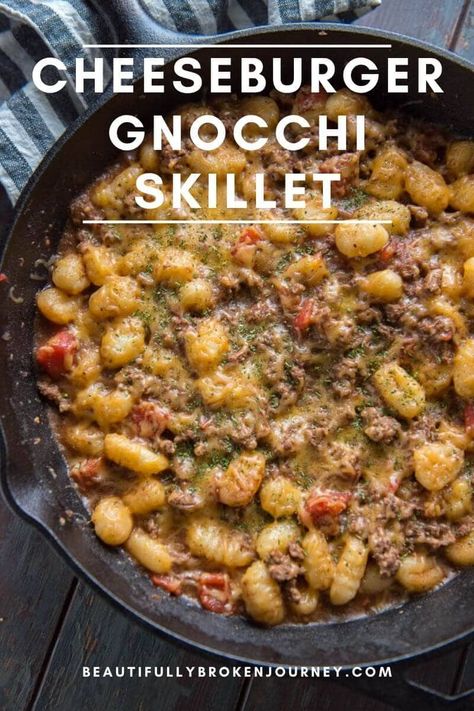 Delicious and easy Cheeseburger Gnocchi Skillet is bursting with flavor and is healthy, too! #cheeseburger #gnocchirecipes #skilletrecipes #gnocchi Ww Casseroles, Cheeseburger Gnocchi, Yummy Nummies, Gnocchi Recipes Easy, Gnocchi Dishes, Stuffed Pasta, Ww Freestyle, Simply Filling, Gnocchi Recipes