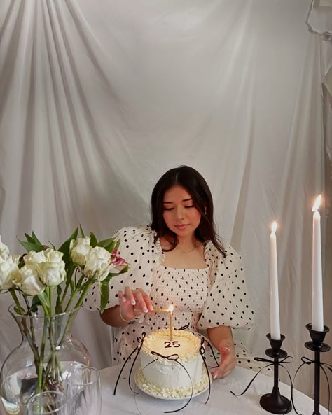 chapter twenty-five 🧁🖤🥂🍰✨ Hbd Ideas, Fantasy Birthday, Birthday 27, Birthday Poses, Cake Photoshoot, Birthday Shots, 21st Birthday Photoshoot, Cute Birthday Pictures, Birthday Collage