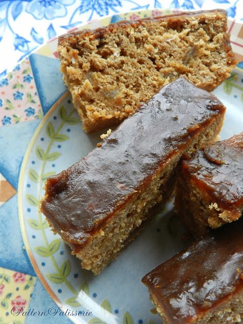 #patternpatisserie: Sticky Yorkshire Parkin for Bonfire Night Parkin Cake Recipe, Fun Sandwiches For Kids, Bonfire Night Treats, Parkin Recipes, Yorkshire Parkin, Bonfire Cake, Bonfire Food, Bonfire Night Food, Banoffee Pie Recipe