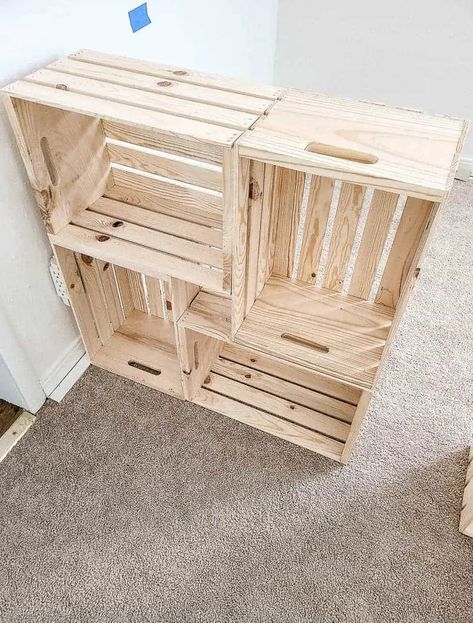 Everyone is working from home these days and desks are at a shortage! Learn how to build your own DIY desk out of crates in this post! #easydesk #DIY #woodworking #desk #woodcrate Wood Crate Desk, Homeschool Desk, Diy Wood Crate, Easy Diy Desk, Affordable Desk, Crate Desk, Desk Makeover Diy, Room Organizer, Woodworking Desk